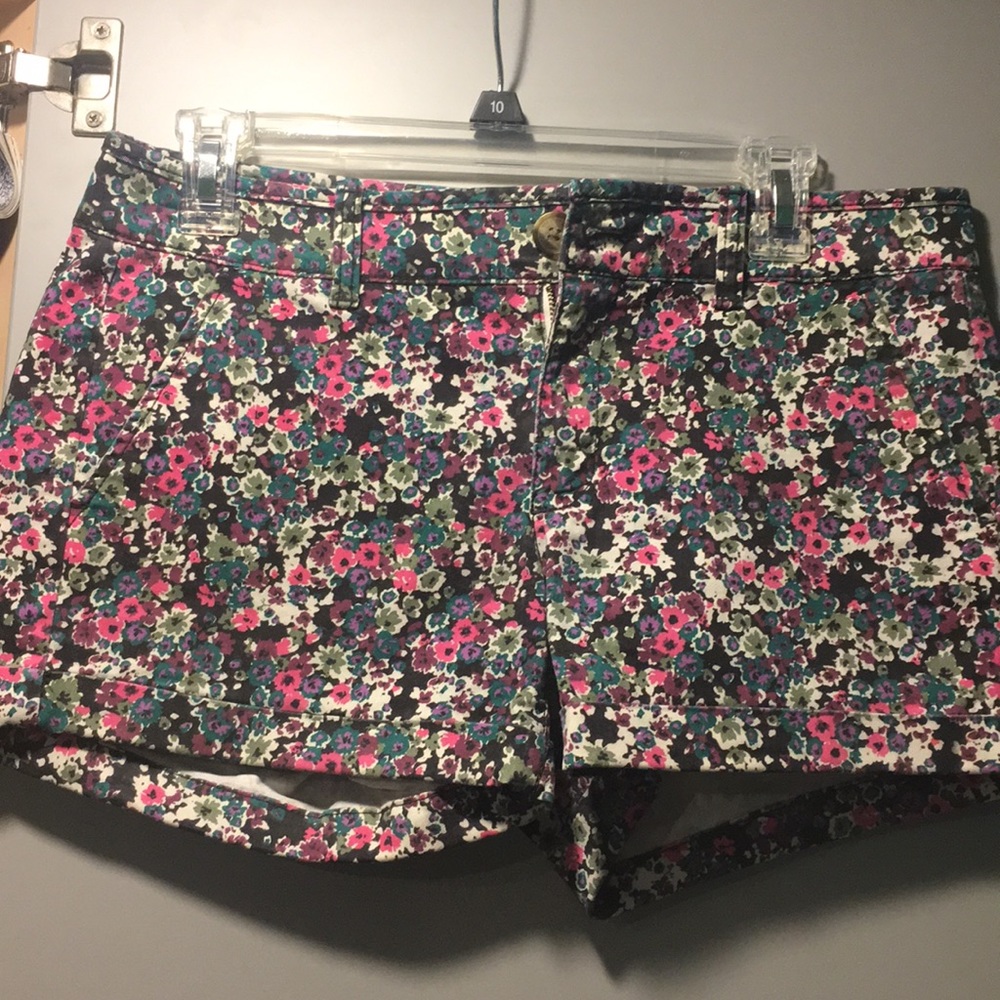 American Eagle floral shorts